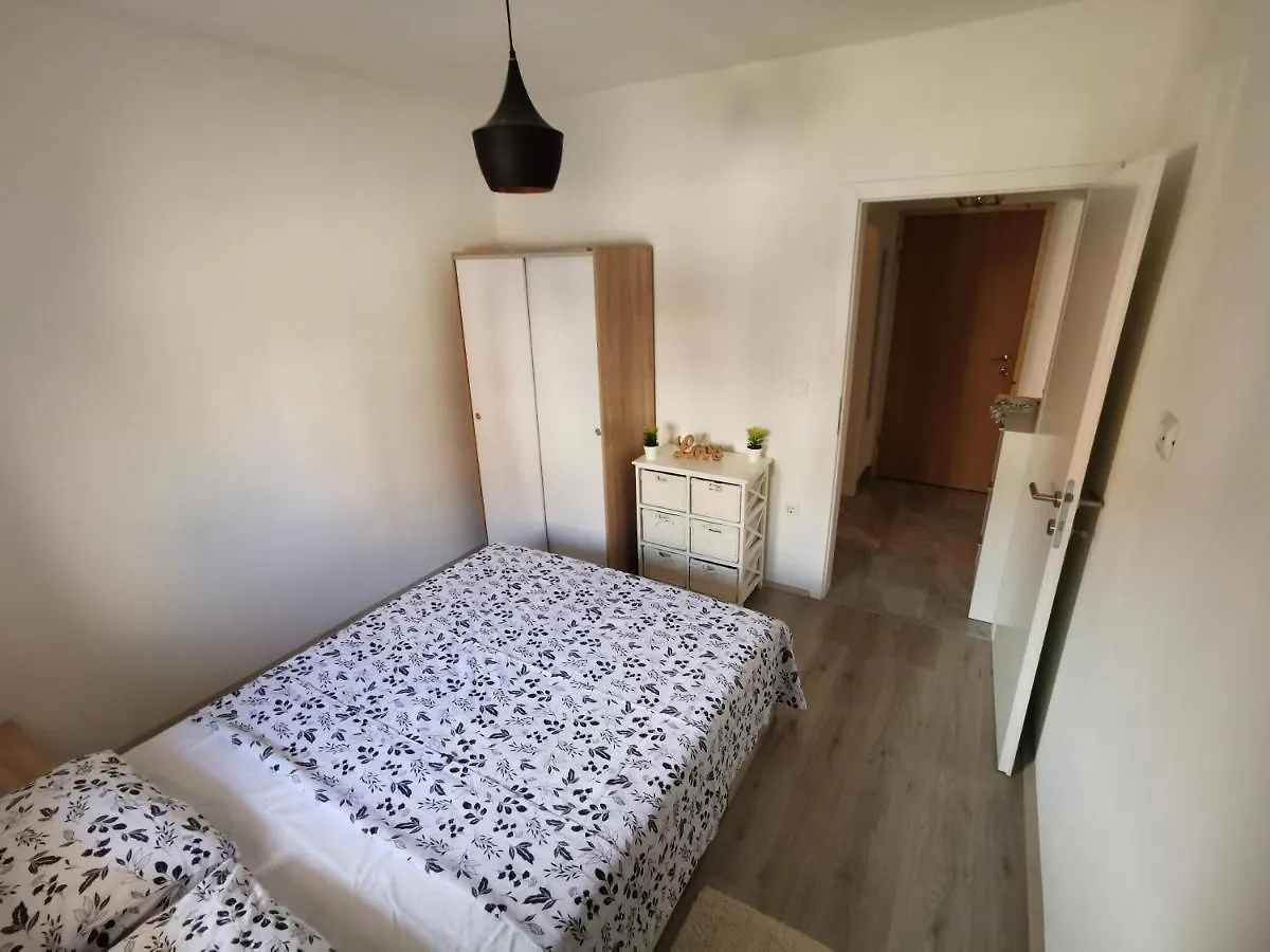 Frane Lägenhet Pula